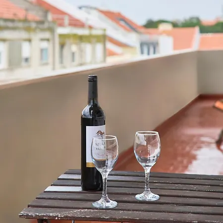 Apartment Nostalgic 70s W Sunset Balcony, By Timecooler